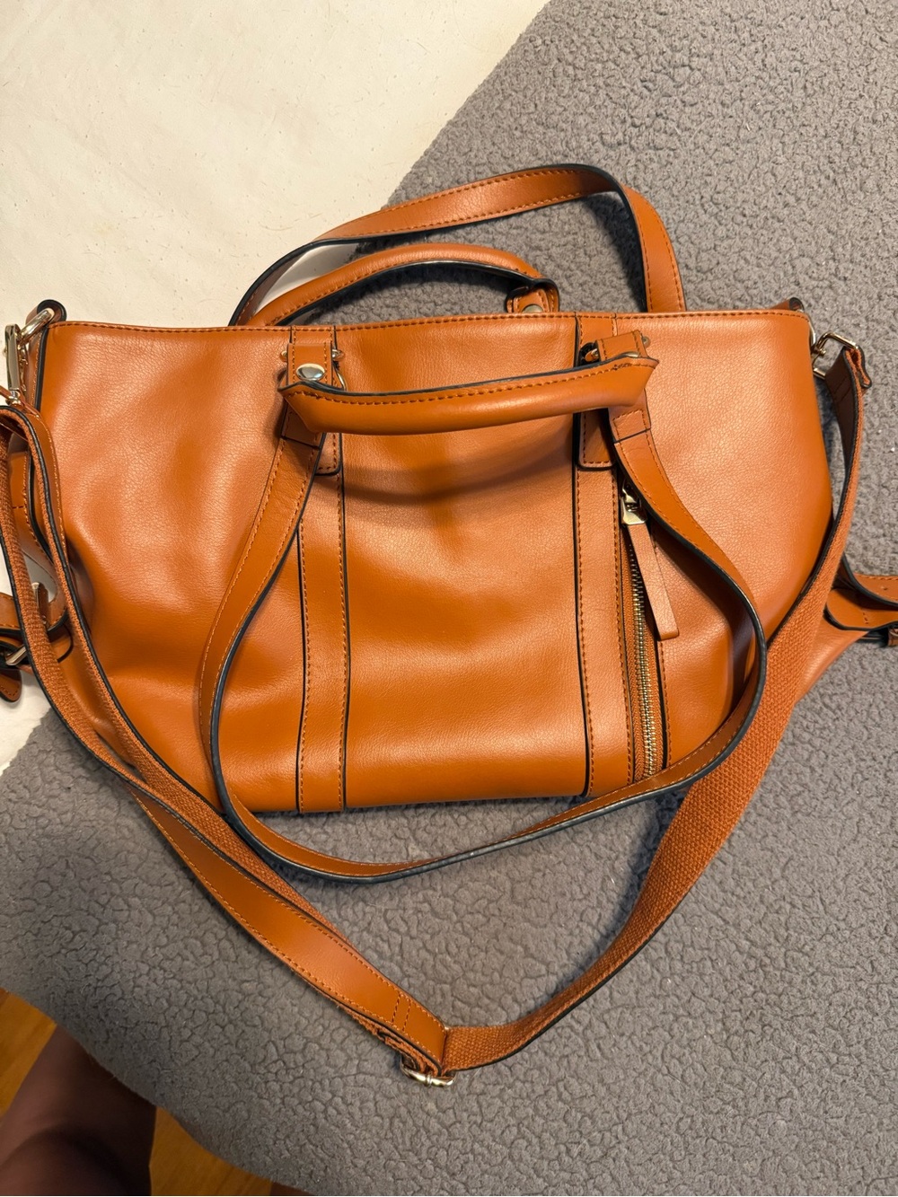 Women’s Convertible Shoulder Bag in Tan Leatherette